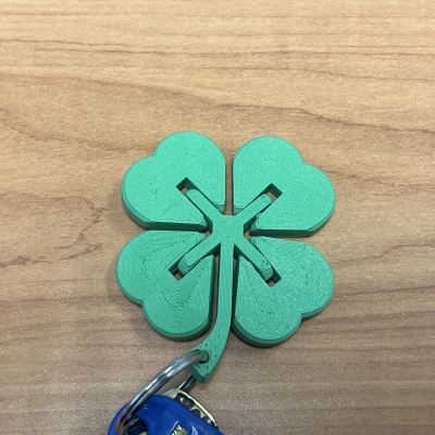 Móc Khóa Cỏ 4 Lá/Shamrock Khớp Dẻo Cho Lễ Thánh Patrick