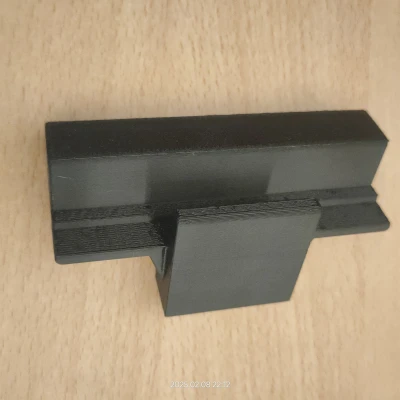 Giá đỡ kính hông Qidi 4 Plus