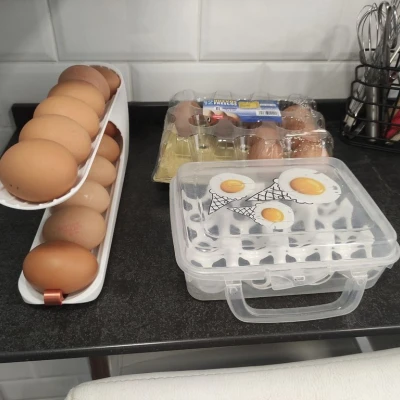 Dụng cụ đựng trứng xoay + làm chậm