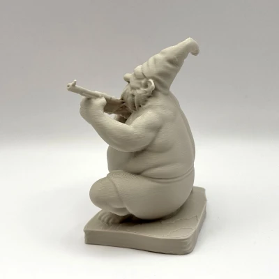 Ông Già Vườn Nổi Loạn – Người Canh Gác Cho Khu Vườn Của Bạn!