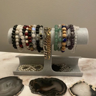 Chân Đế Đựng Vòng Tay