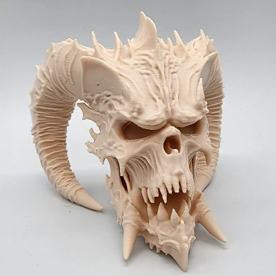 Đầu Lâu Quỷ Sừng Lớn