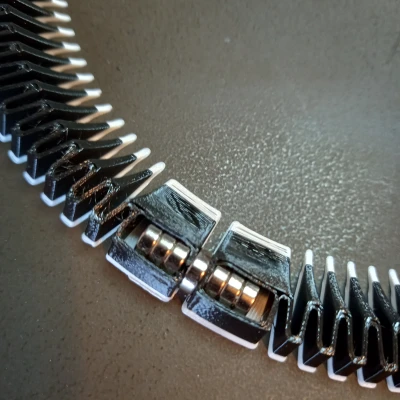 Vòng Cổ In Kiểu Bình Hoa Dẻo