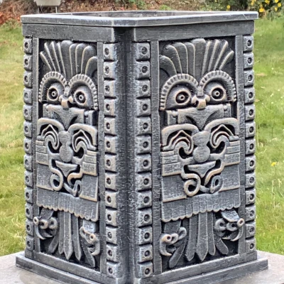 Chậu cây phong cách Aztec