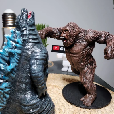 Mô Hình King Kong Đánh Nhau Với Godzilla