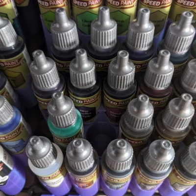 Giá đỡ sơn Multiboard/Pegboard 24 chai (25mm) có khe cắt nhãn - Cho Vallejo, Army Painter, v.v.