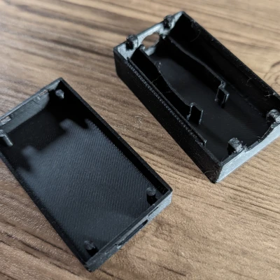 Vỏ ESP32 tối giản có jack DC cho WLED