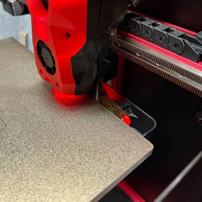 Ngàm LDO Trident cho Thùng Rác Tẩy Nhiễm & Chổi Quét Vòi Phun