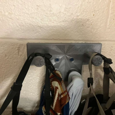 Móc treo áo khoác, mũ bảo hiểm dạng vặn