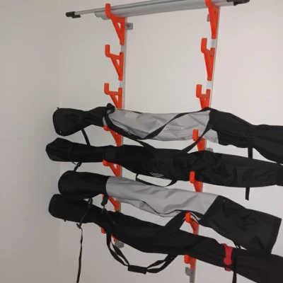 Móc Trượt Tuyết và Mũ Bảo Hiểm