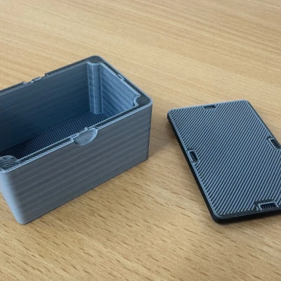 Hộp có nắp nam châm