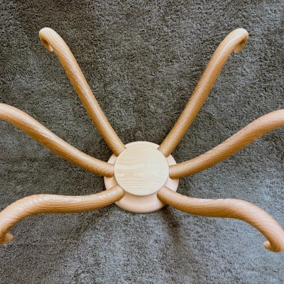 Mô hình Giá treo mũ (Porte-chapeau) của Marcel Duchamp