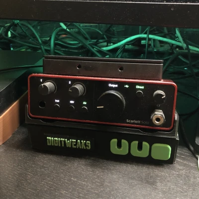 Đế Nghiêng Đơn Giản Cho Focusrite Scarlett Solo 3rd Gen