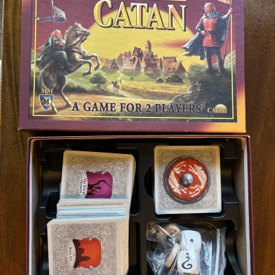 Hộp Đựng Thẻ Bài "Rivals for Catan"