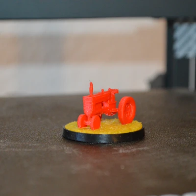 Mô Hình Máy Kéo Farmall 560 Kiểu "Crash Derby"