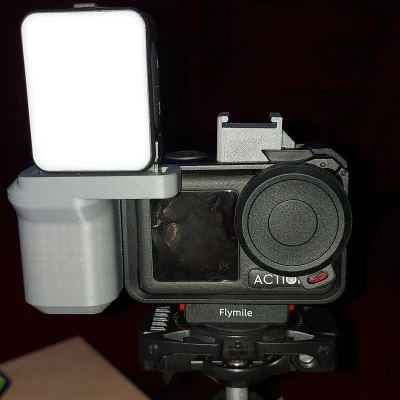 Tay cầm Osmo Action có khe cắm đèn (bởi Justin.D)