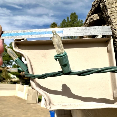 Kẹp máng xối đèn Giáng Sinh