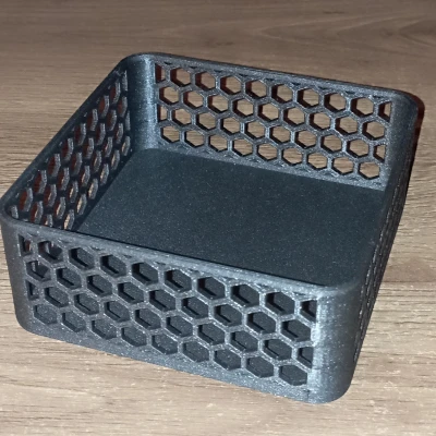 Hộp có họa tiết lục giác