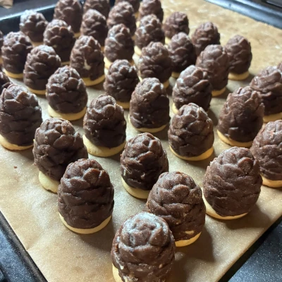 Khuôn mở đôi làm tổ ong (hình nón thông) – Cải tiến, côn, dễ lấy bánh