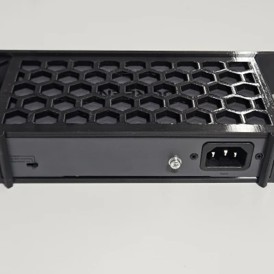 Giá đỡ rack 19 inch Ugreen Poe Switch CM741