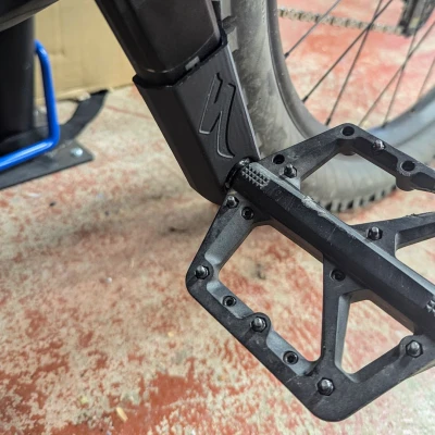 Chén bảo vệ giò đạp Specialized Levo Gen3 (Praxis)