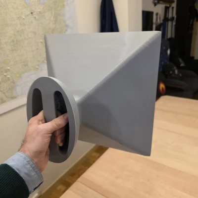 Mô hình Trình diễn Bộ Phản xạ Góc Trong Lớp Học