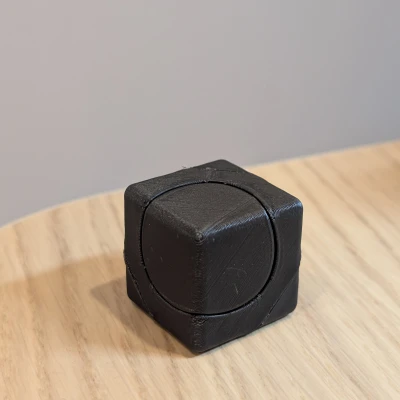 Con Quay Khối Lập Phương Có Vòng Bi