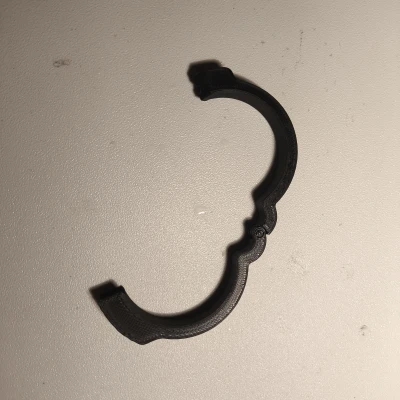 Kẹp giữ dây cáp cho chân bàn ADILS