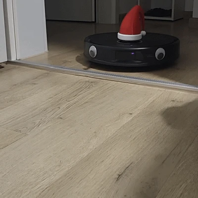 Mũ Giáng Sinh Cho Robot Hút Bụi