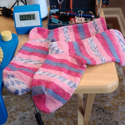 Máy đan tất tròn phiên bản 2.0 cho Mẹ và bạn! Có bàn lừa, kiểu Legare!