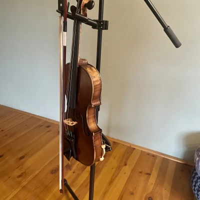 Giá Treo Đàn Violin Lên Chân Micro