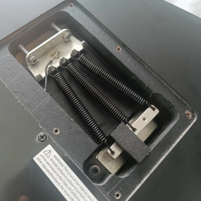 Khóa Lò Xo Tremolo Guitar