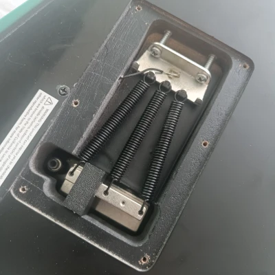 Khóa Lò Xo Tremolo Guitar