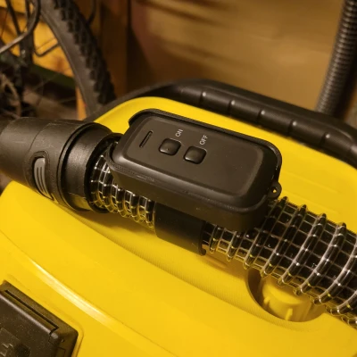 Giá đỡ Remote máy hút bụi (dưới 20€, có ổ cắm)