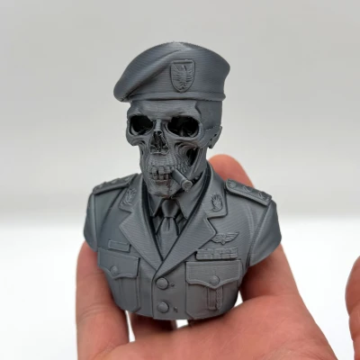 Tướng Skully – Tượng Bán Thân Chỉ Huy Bất Tử