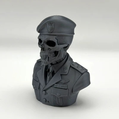 Tướng Skully – Tượng Bán Thân Chỉ Huy Bất Tử