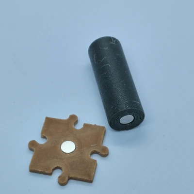 Quarto Phiên Bản Nam Châm