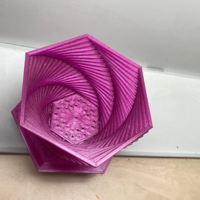 Chậu trồng sen đá có lỗ thoát nước