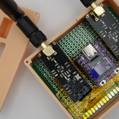 Hộp đựng ESP32 C3 Mini OLED với nRF24L01