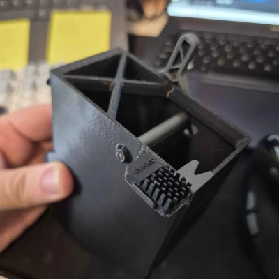 Hộp đựng phân Centauri Carbon gắn trong (không dùng ốc định nhiệt)