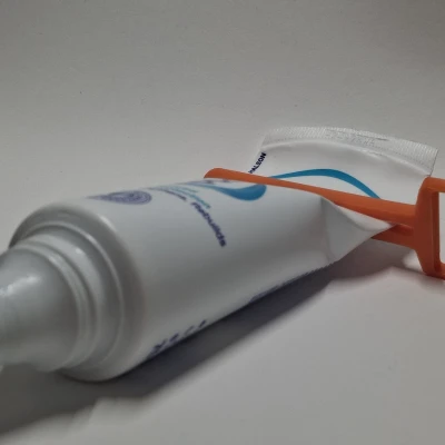 Dụng cụ bóp tuýp kem đánh răng V2 Đơn Giản