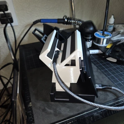 Giá Đỡ AYN Thor "PRO" Cho Dock UGREEN 6-in-1