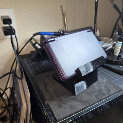 Đế trưng bày AYN Thor