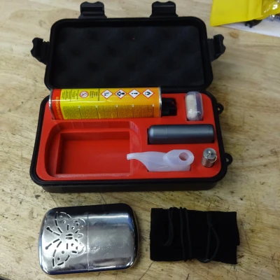 Vỏ Hộp Đựng Bật Lửa Giữ Ấm Tay Kiểu Zippo "Nhái"