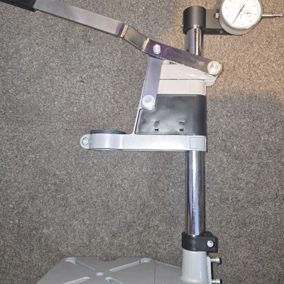 Giá đỡ đồng hồ so ngang