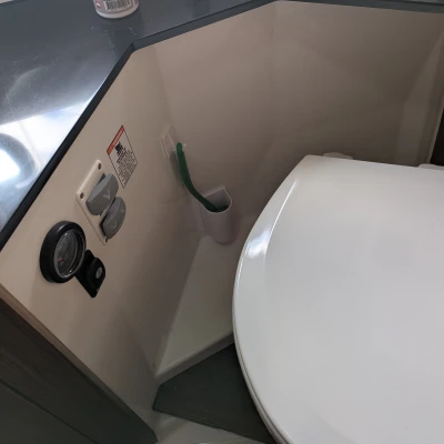 Giá đỡ cọ toilet/cọ rửa chén cho thuyền/caravan