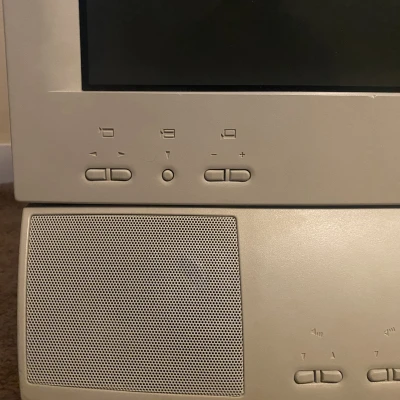 Nút Thay Thế Cho Màn Hình CRT Applevision 1710 (AV) & 750 (AV)