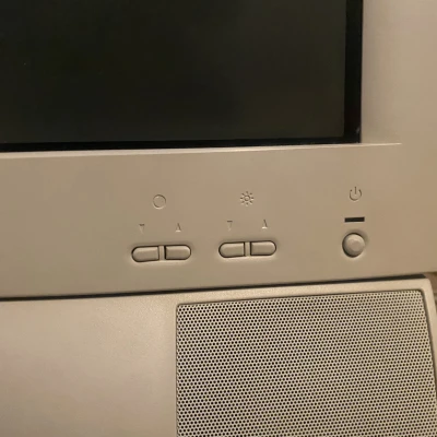 Nút Thay Thế Cho Màn Hình CRT Applevision 1710 (AV) & 750 (AV)