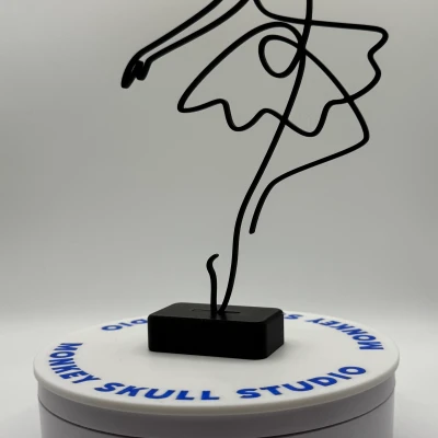 Tác phẩm điêu Khắc Line Art Múa Ba Lê Tối Giản