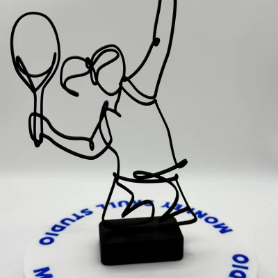 Tượng Nghệ Thuật Đường Nét Cú Giao Bóng Tennis Nữ